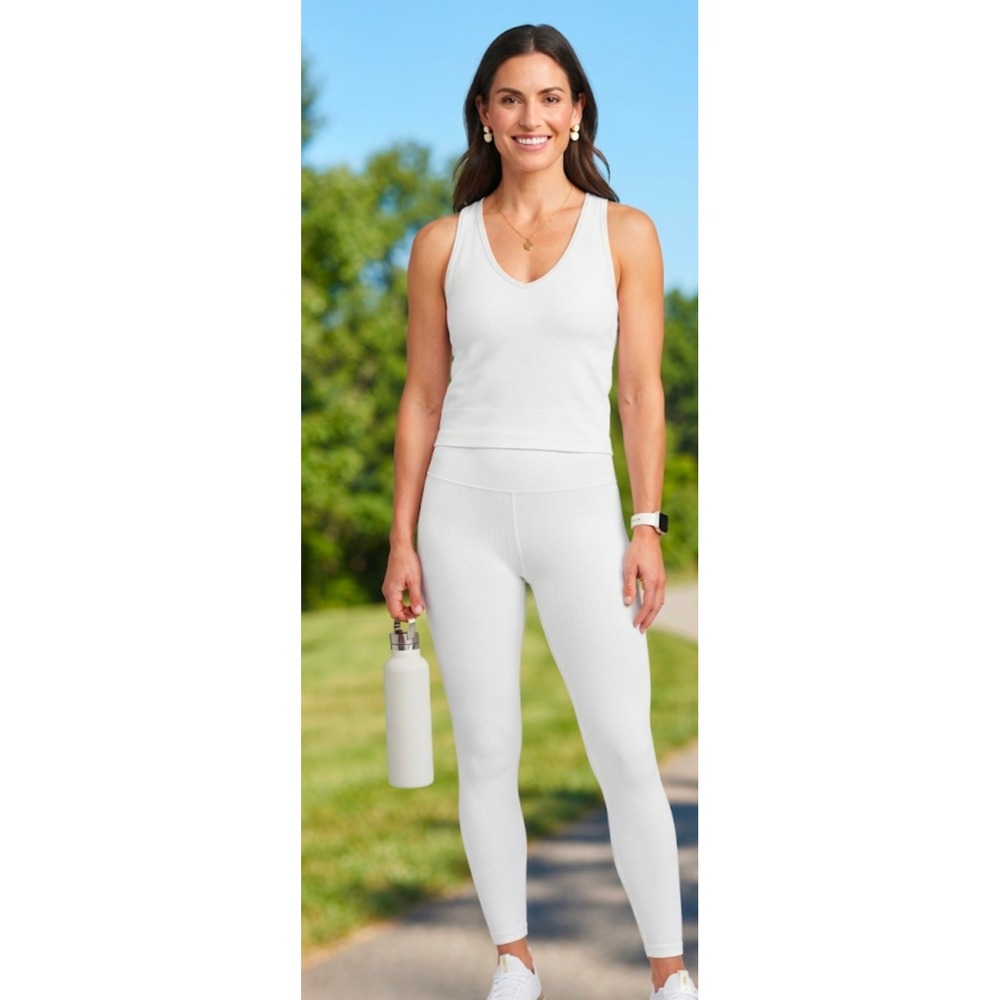 Athleta Aurora Tank White Ribbed V-Neck Seamless Crop Camisole Large